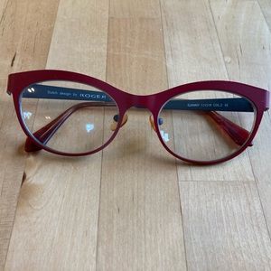 Roger glasses in burgundy